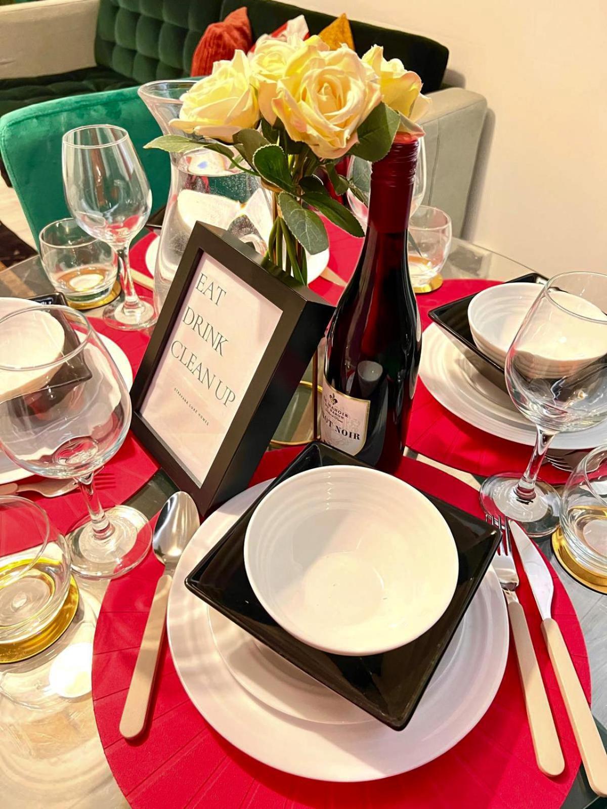 Luxe Smart Home - Basildon Serviced Accommodation - 7 Mins Walk To Basildon Town Centre, Hospital & Train Station Extérieur photo
