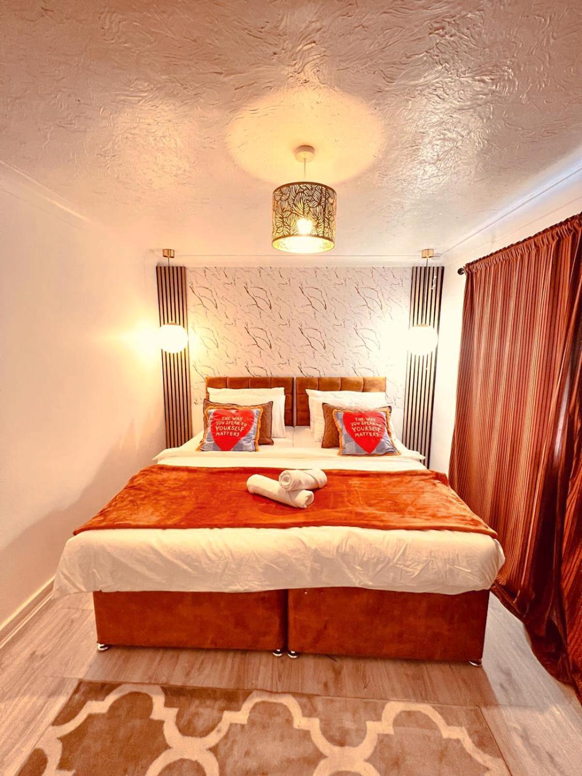 Luxe Smart Home - Basildon Serviced Accommodation - 7 Mins Walk To Basildon Town Centre, Hospital & Train Station Extérieur photo